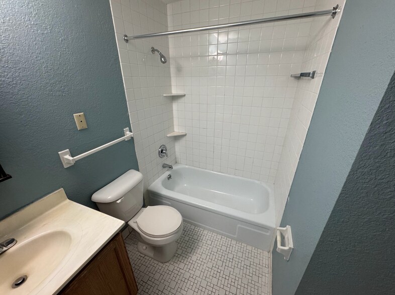 2631 Columbus Ave, Minneapolis, MN à vendre - Photo du bâtiment - Image 3 de 6
