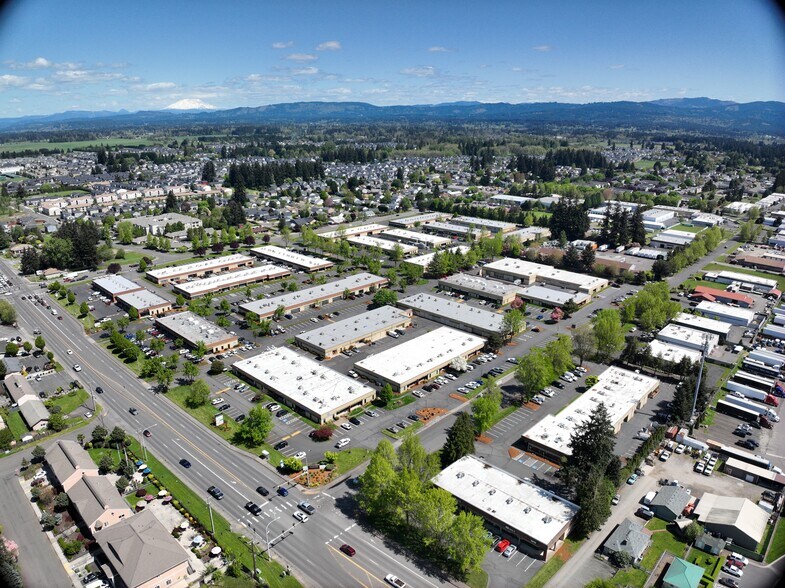 9611 NE 117th Ave, Vancouver, WA à louer - Communauté Matterport - Image 2 de 13