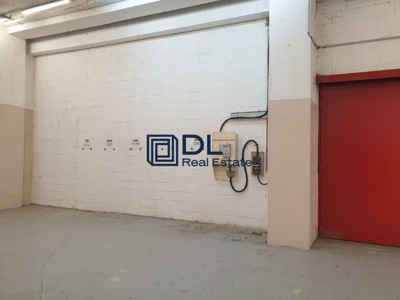 Industrial in Bagnolet for sale - Interior Photo - Image 2 of 5