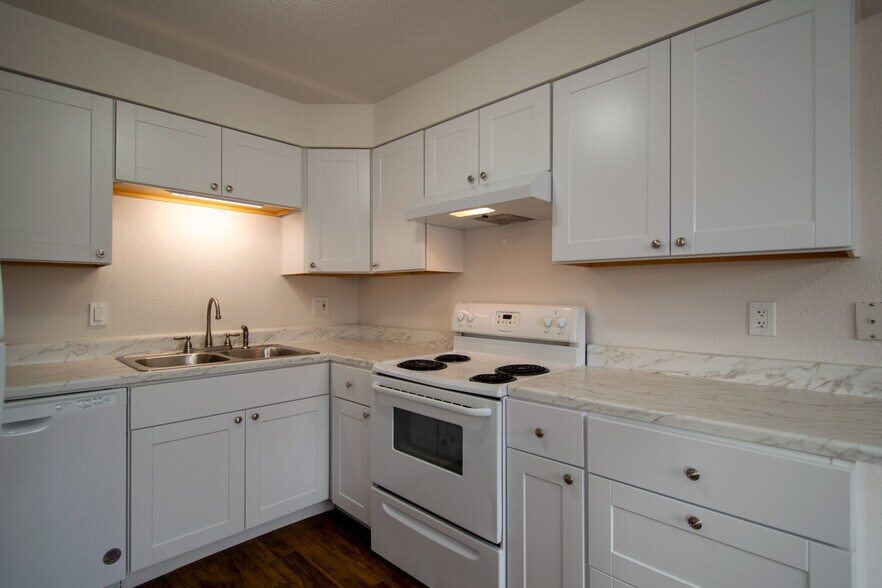 715-719 16th St SW, Loveland, CO à vendre - Photo du bâtiment - Image 2 de 6