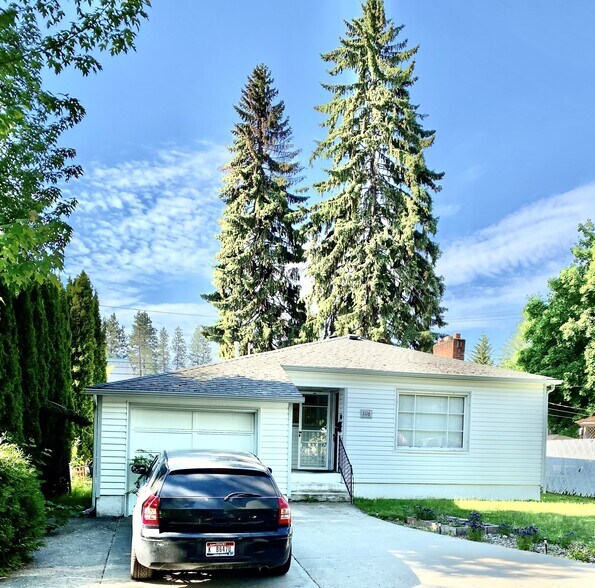 1116 E Lakeside Ave, Coeur d'Alene, ID à vendre - Photo principale - Image 1 de 1