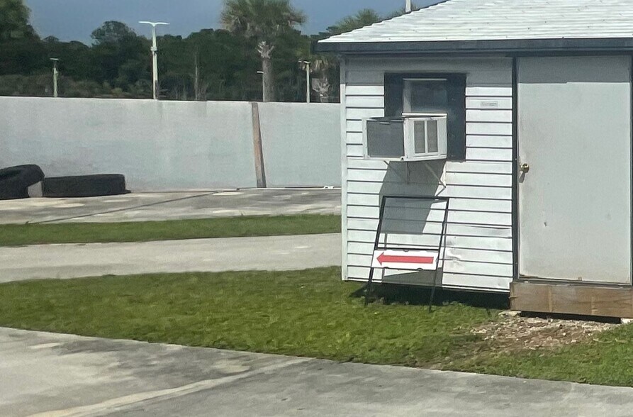 30005 S Dixie Hwy, Homestead, FL à louer - Photo du bâtiment - Image 2 de 3