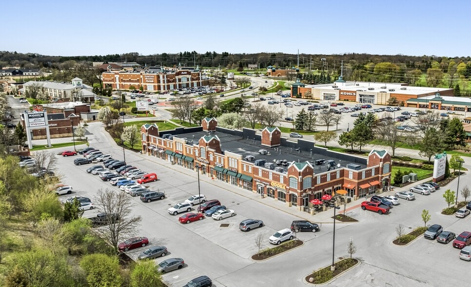 Shoppes at Nagawaukee portfolio of 2 properties for sale on LoopNet.ca - Building Photo - Image 2 of 5