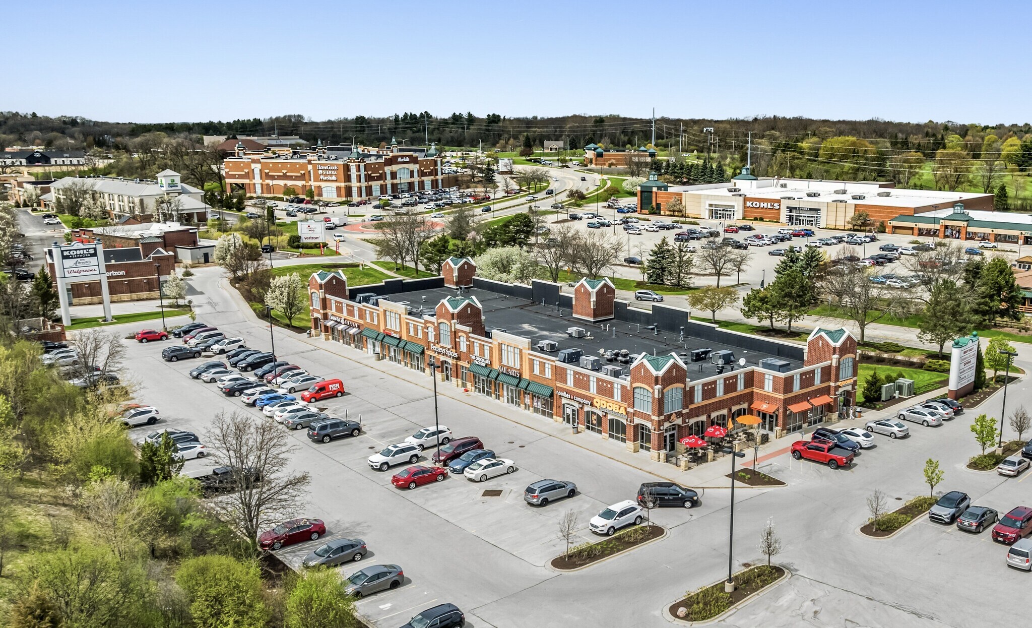 Shoppes at Nagawaukee portefeuille de 2 propriétés à vendre sur LoopNet.ca Photo du bâtiment- Image 1 de 6