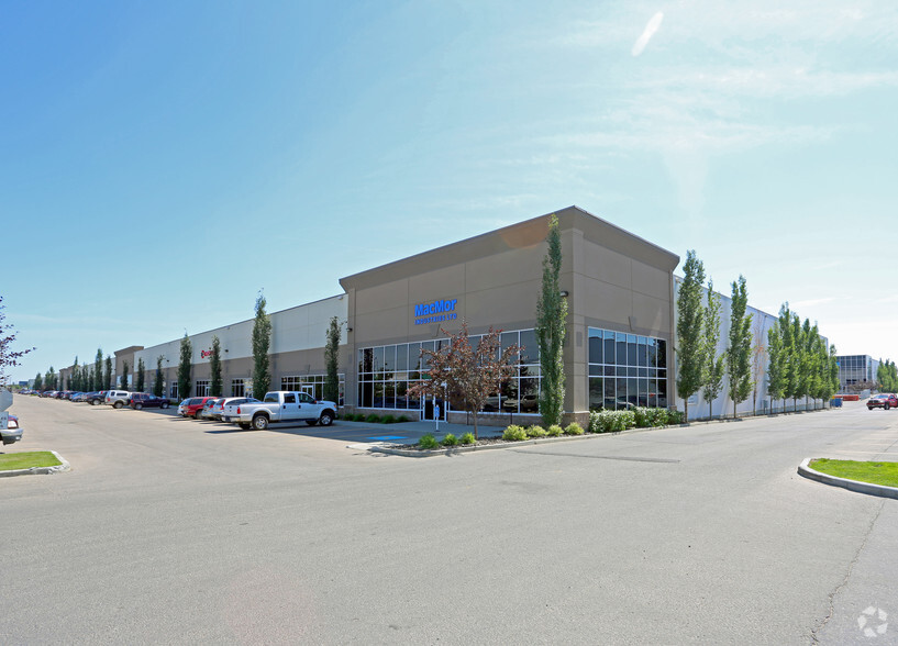 7007-7063 68 Av NW, Edmonton, AB for lease - Primary Photo - Image 1 of 3