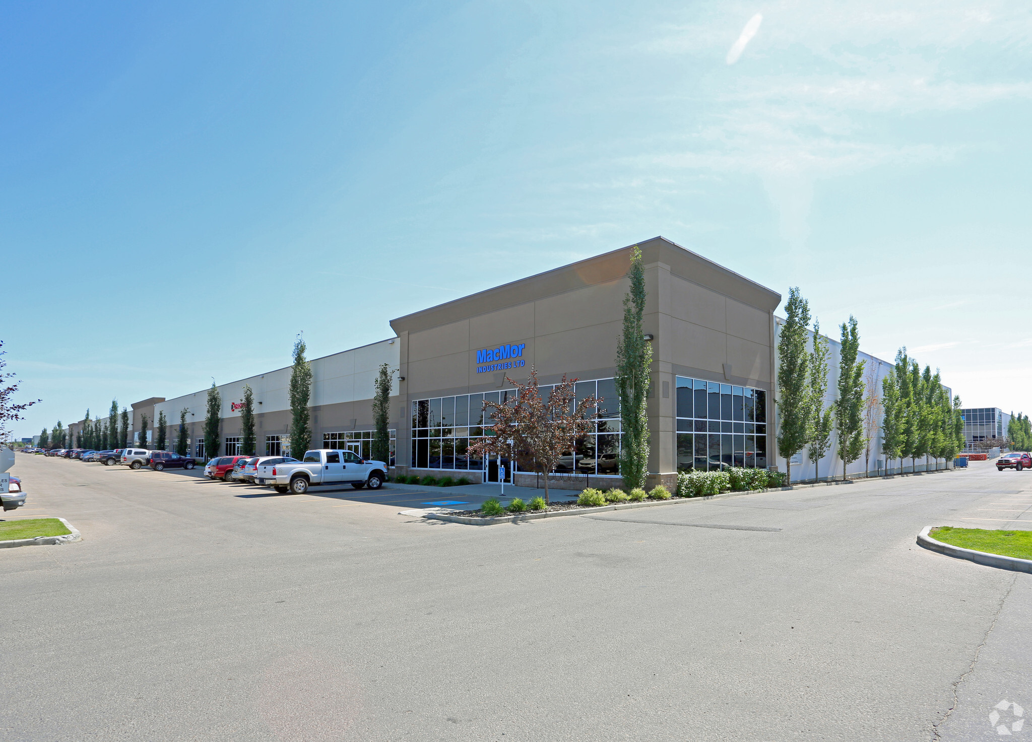 7007-7063 68 Av NW, Edmonton, AB for lease Primary Photo- Image 1 of 4