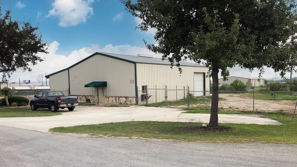 23 Nafta Cir, New Braunfels, TX for lease - Building Photo - Image 2 of 4