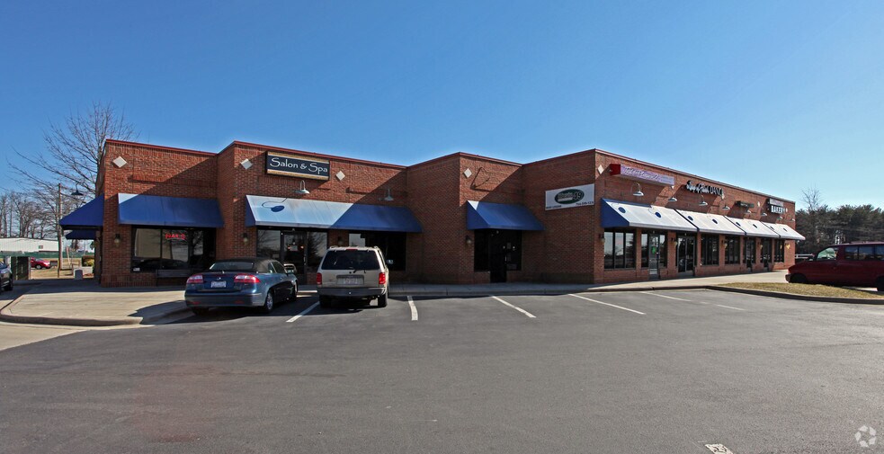 8535 Hankins Rd, Charlotte, NC à louer - Photo du bâtiment - Image 3 de 4