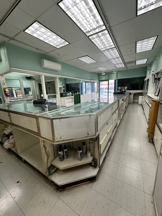 390 8th St, Oakland, CA 94607 - Unit 390 8th St -  - Interior Photo - Image 1 of 6