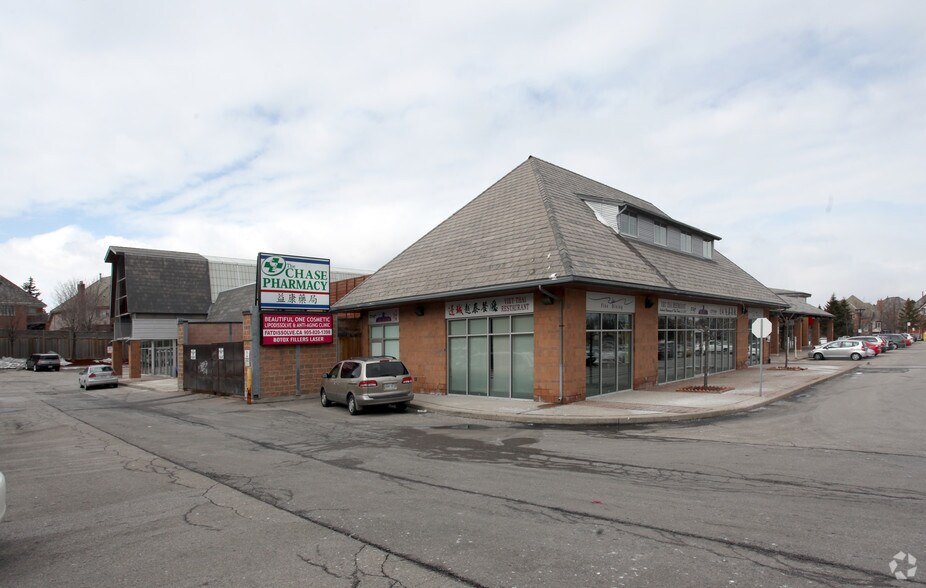 1675 The Chase Rd, Mississauga, ON à vendre - Photo du bâtiment - Image 2 de 3