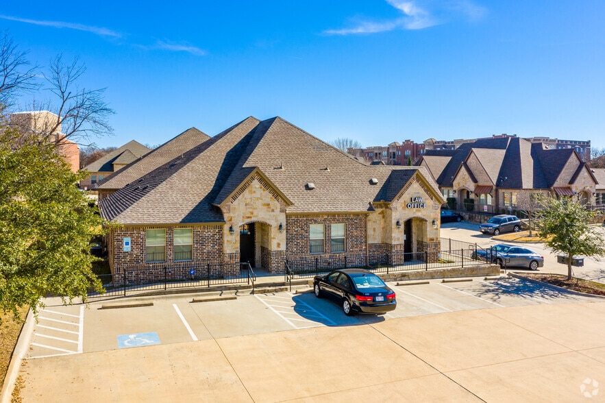 8609 Mid Cities Blvd, North Richland Hills, TX for lease - Building Photo - Image 3 of 10