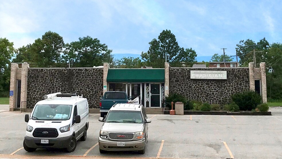 9181-9197 W Florissant Ave, Saint Louis, MO à vendre - Photo du bâtiment - Image 2 de 5