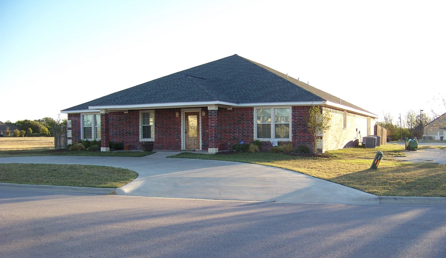 200 Sydney Blvd, Thorndale, TX for lease Primary Photo- Image 1 of 2
