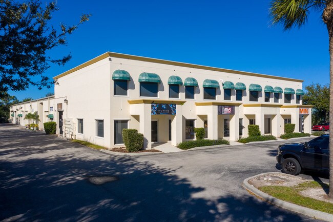 Plus de détails pour 5567 Taylor Rd, Naples, FL - Industriel à louer
