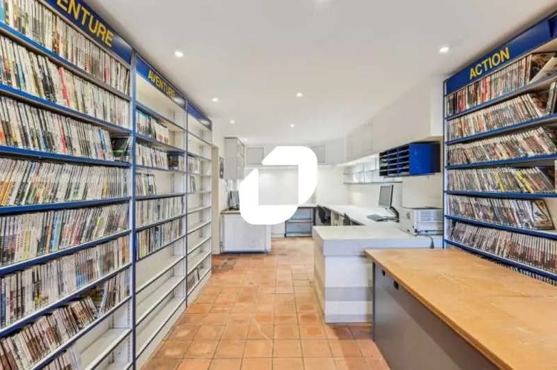 Retail in Colombes for sale - Interior Photo - Image 3 of 15