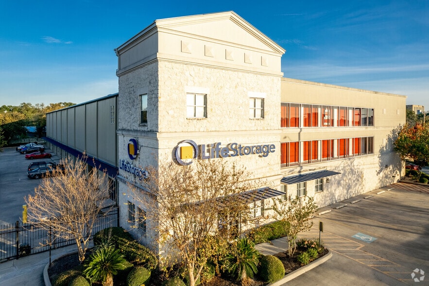 7340 Blanco Rd, San Antonio, TX for lease - Primary Photo - Image 1 of 38