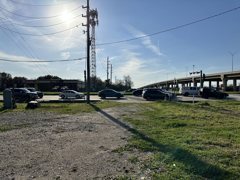 6511 FM 1464 Rd, Richmond, TX for sale - Primary Photo - Image 3 of 11