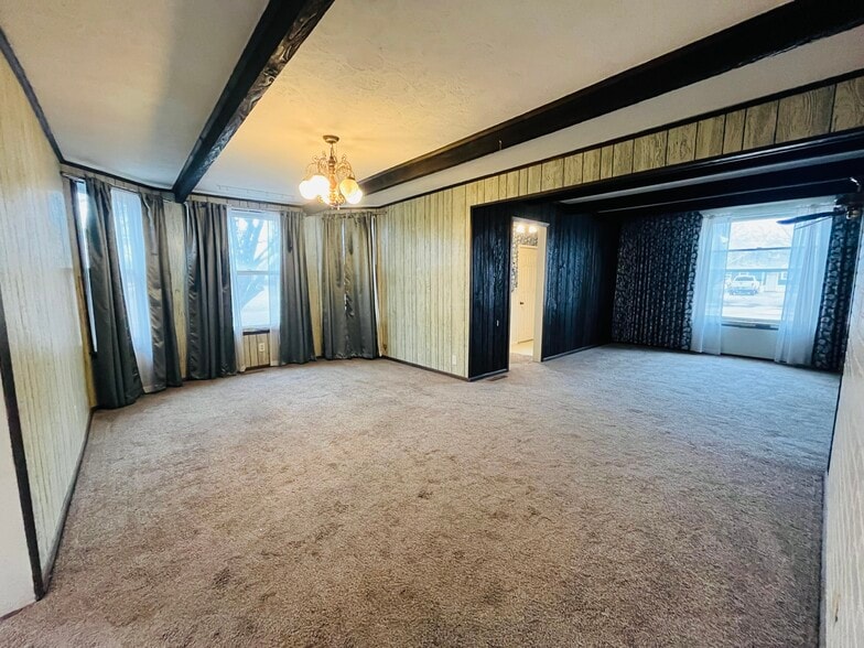 919 S Pine St, Norfolk, NE à vendre - Photo du bâtiment - Image 3 de 32