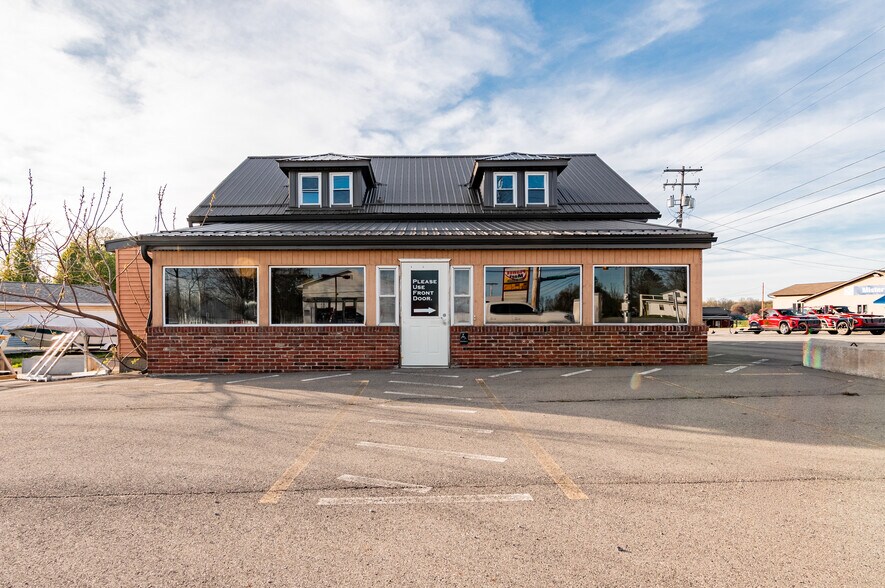 500 N Pike Rd, Sarver, PA à vendre - Photo du bâtiment - Image 2 de 49