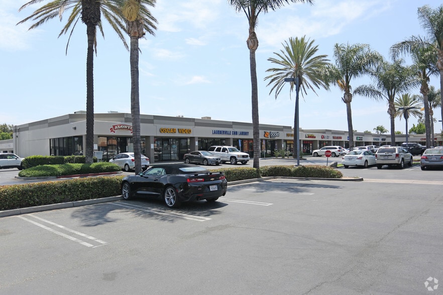 1714 E McFadden Ave, Santa Ana, CA for lease - Primary Photo - Image 1 of 12