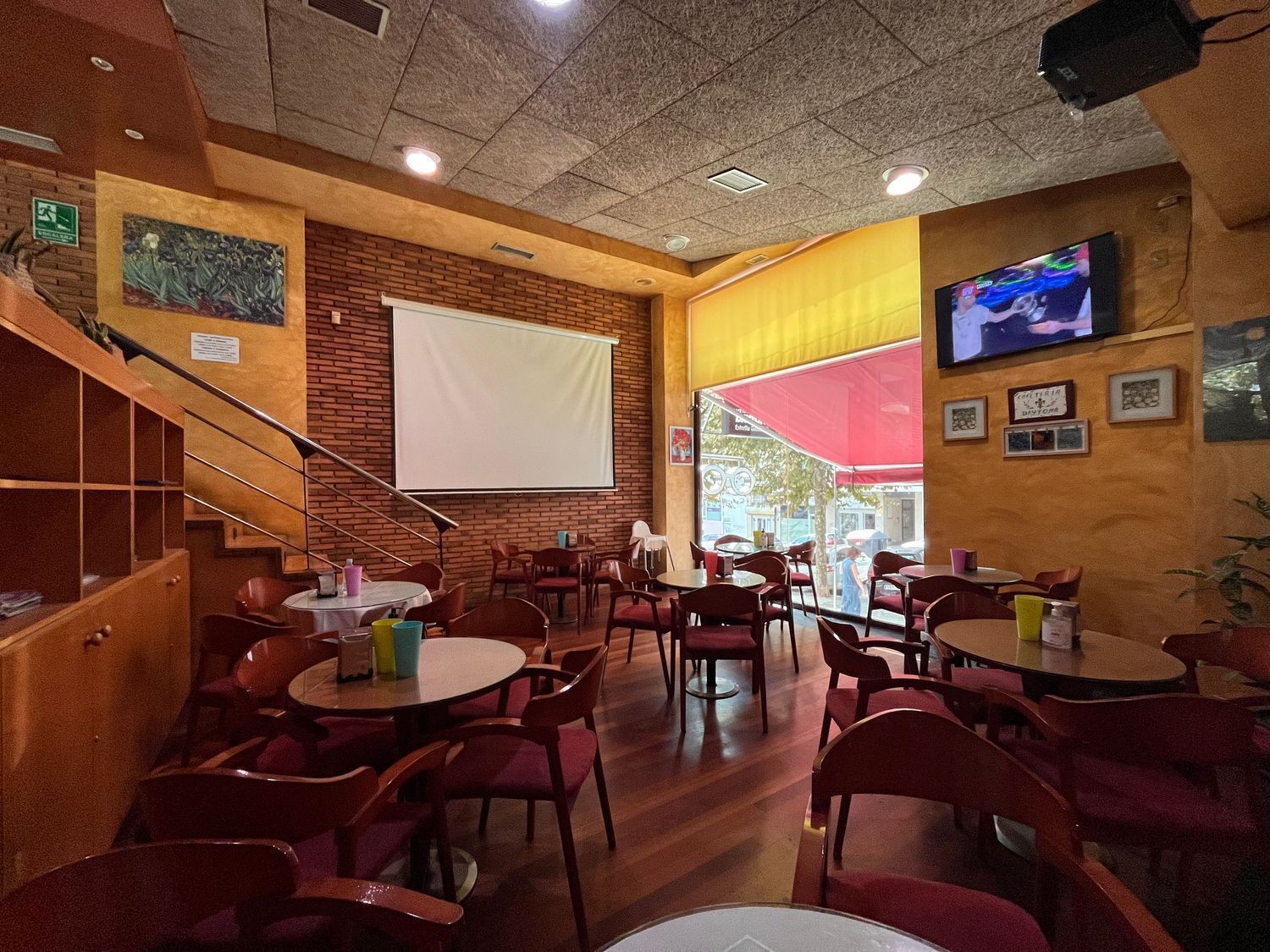 Retail in Vigo, Pontevedra for lease Building Photo- Image 1 of 28