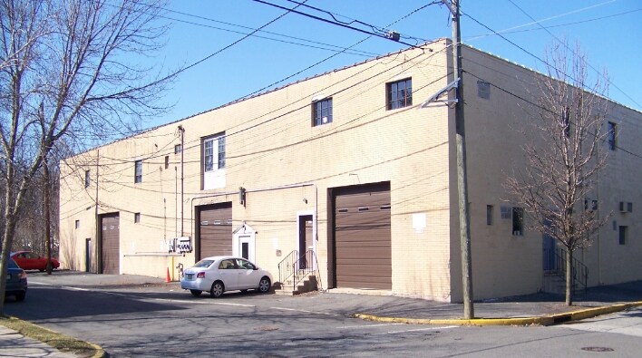 117 Herman St, East Rutherford, NJ à vendre - Photo principale - Image 1 de 1