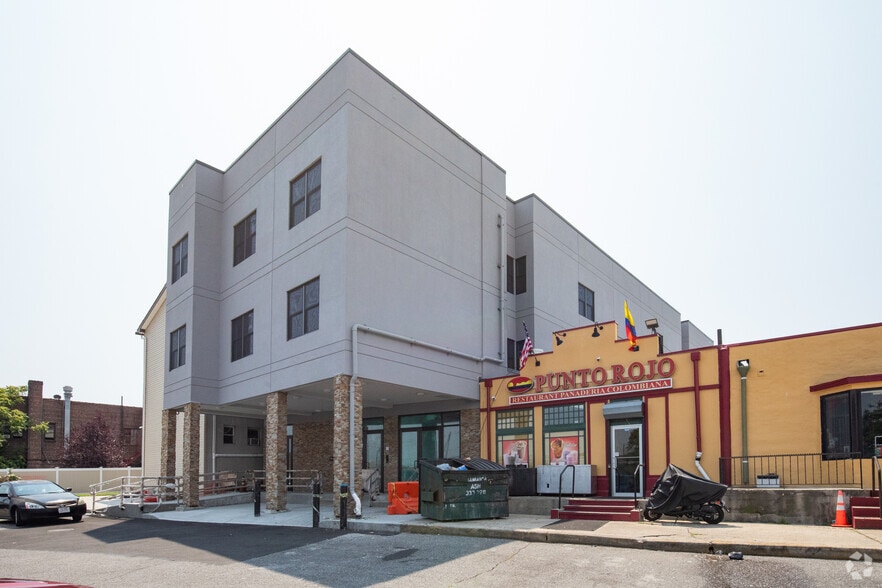 87-89 S Main St, Freeport, NY for lease - Building Photo - Image 2 of 25