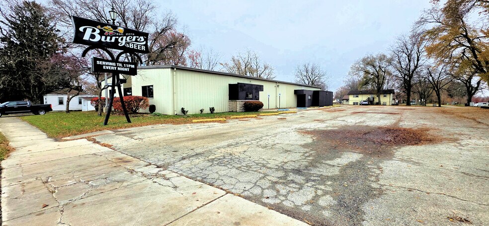 756 W Jeffery St, Kankakee, IL à vendre - Photo du bâtiment - Image 2 de 7