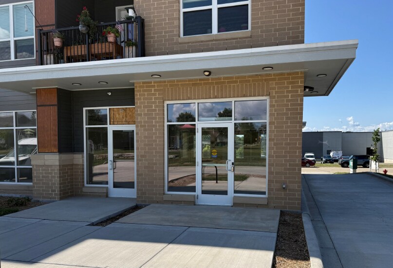 877 Oregon Center Dr, Oregon, WI à louer - Photo du bâtiment - Image 3 de 3