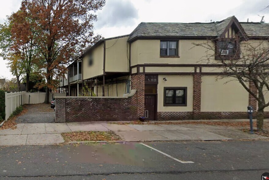 247-38 Jericho Turnpike, Floral Park, NY à louer - Photo du bâtiment - Image 2 de 3