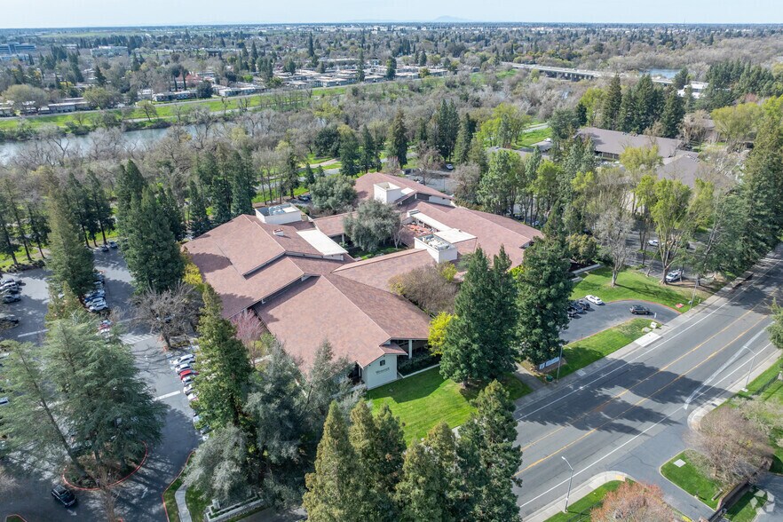 3636-3640 American River Dr, Sacramento, CA à louer - Photo du bâtiment - Image 1 de 8