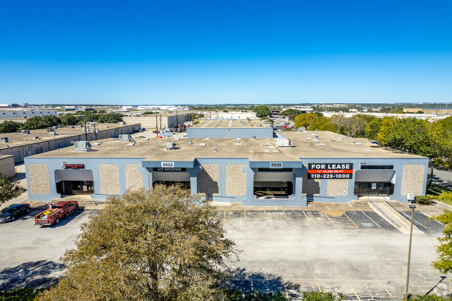 9929 Broadway St, San Antonio, TX for lease - Building Photo - Image 3 of 31