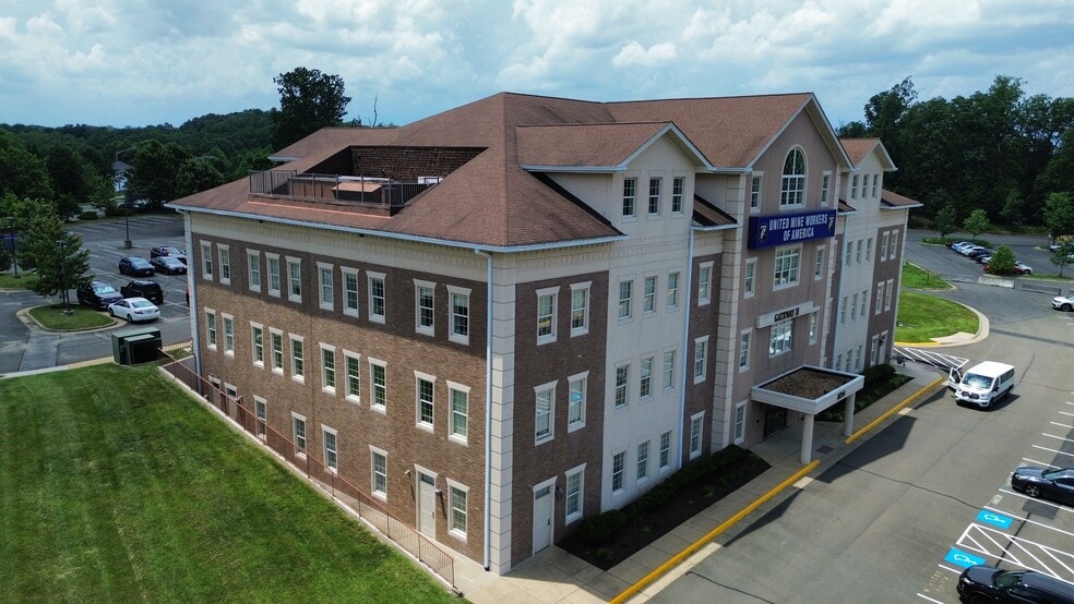 18354 Quantico Gateway Dr, Triangle, VA à vendre - Photo du bâtiment - Image 3 de 13
