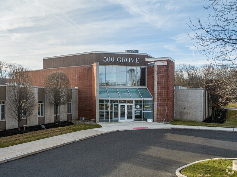 500 Grove St, Haddon Heights, NJ à louer - Photo du bâtiment - Image 2 de 14