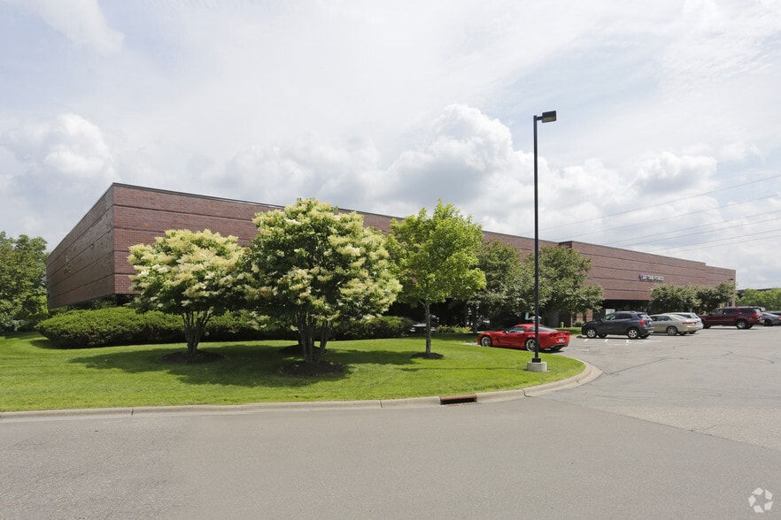 6450 Wedgwood Rd, Maple Grove, MN for lease - Primary Photo - Image 1 of 2