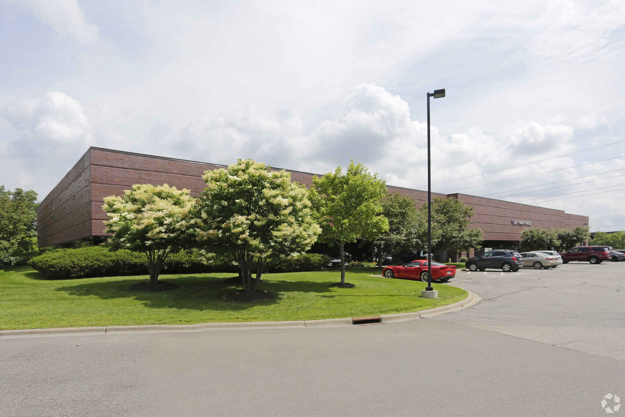 6450 Wedgwood Rd, Maple Grove, MN à louer Photo principale- Image 1 de 3