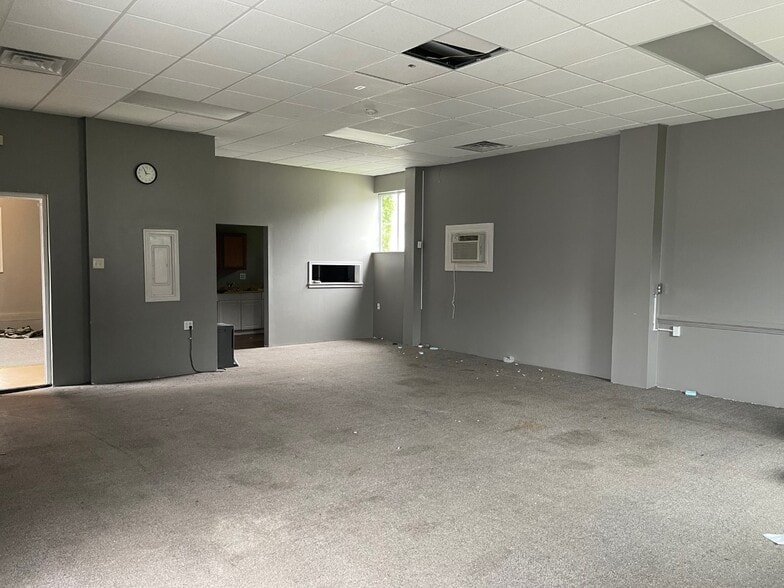 7379 E Furnace Branch Rd, Glen Burnie, MD for sale - Building Photo - Image 3 of 8