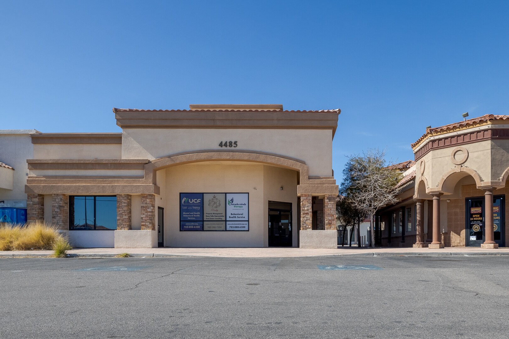 4455 S Buffalo Dr, Las Vegas, NV à louer Photo du bâtiment- Image 1 de 31