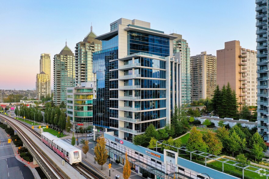 4445 Lougheed Hwy, Burnaby, BC à louer - Photo du bâtiment - Image 2 de 8