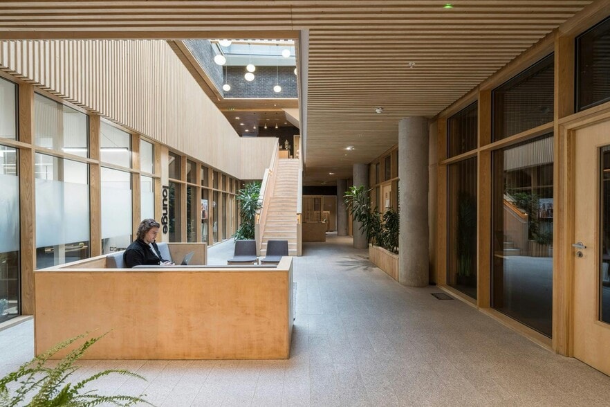 143 Mare St, London for lease - Interior Photo - Image 2 of 19