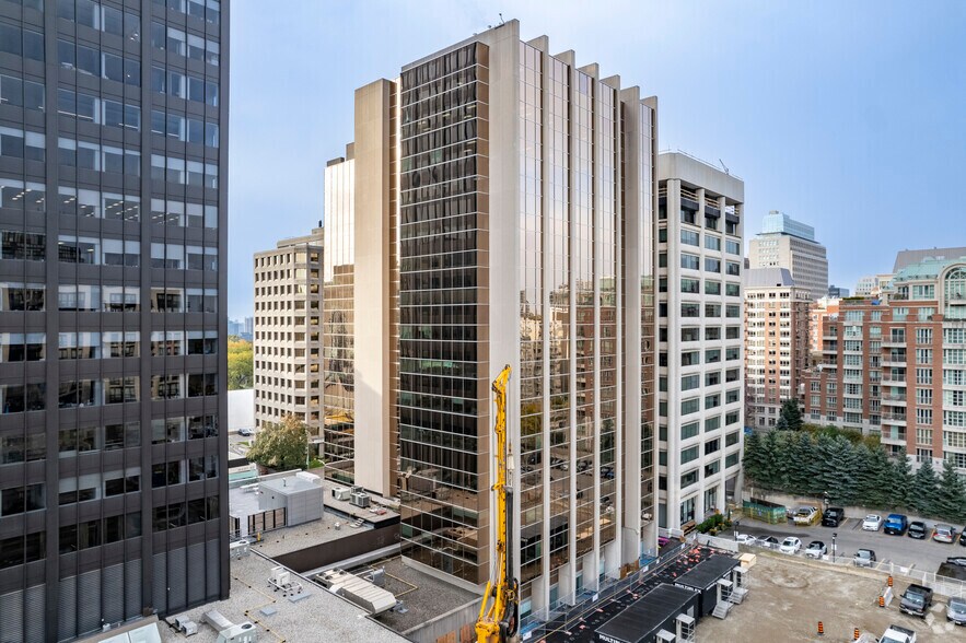 30 St Clair Ave W, Toronto, ON for lease - Building Photo - Image 2 of 8