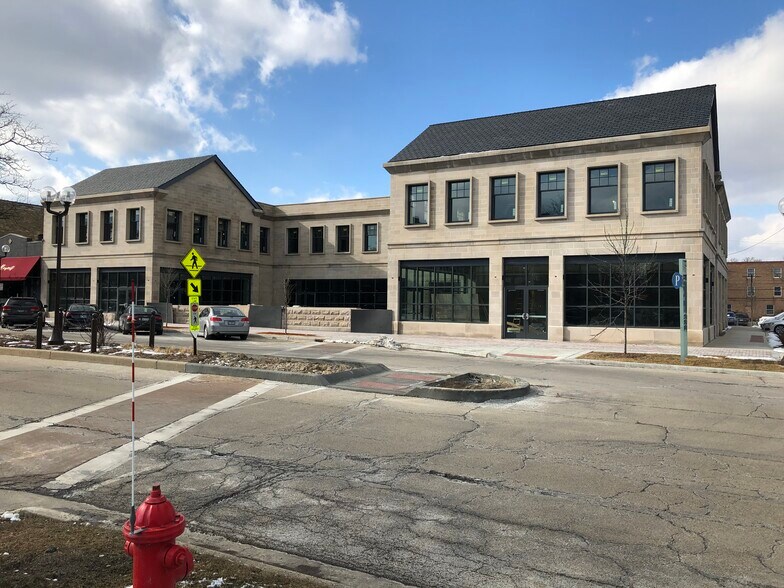 445 Central Ave, Highland Park, IL à louer - Photo du bâtiment - Image 2 de 4