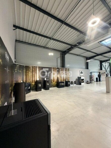 Office in Cormontreuil for lease - Interior Photo - Image 3 of 6