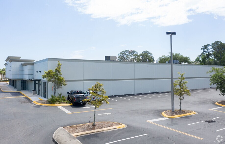 5940 Beach Blvd, Jacksonville, FL à louer - Photo du bâtiment - Image 3 de 3