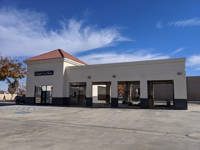Plus de détails pour 202 E Palmdale Blvd, Palmdale, CA - Commerce de détail à louer