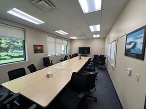 644 Dalton Av, Kingston, ON for lease Interior Photo- Image 2 of 6