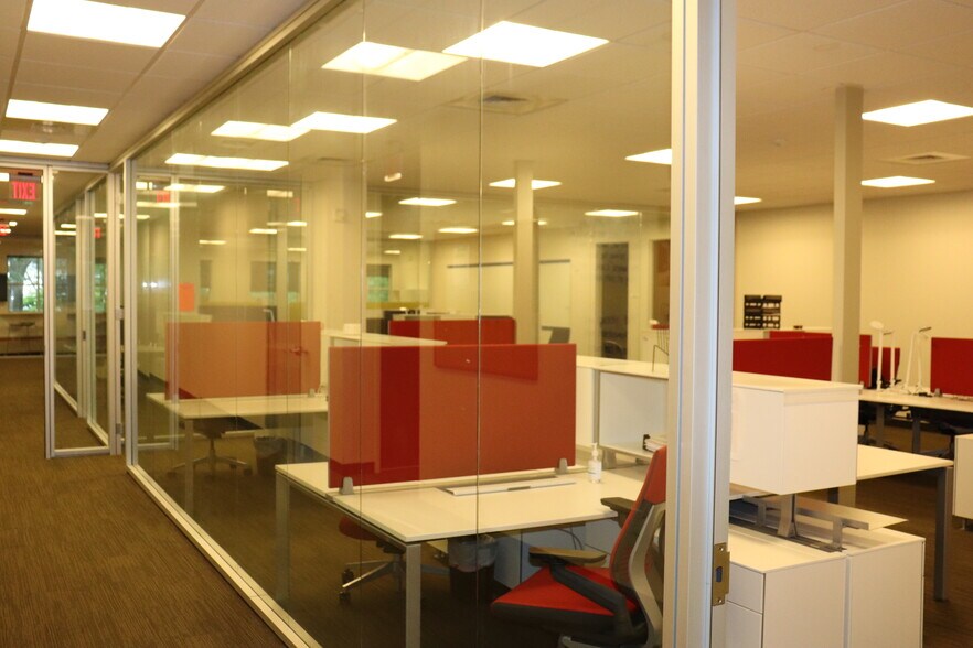 8025 Creedmoor Rd, Raleigh, NC à vendre - Photo intérieure - Image 3 de 10