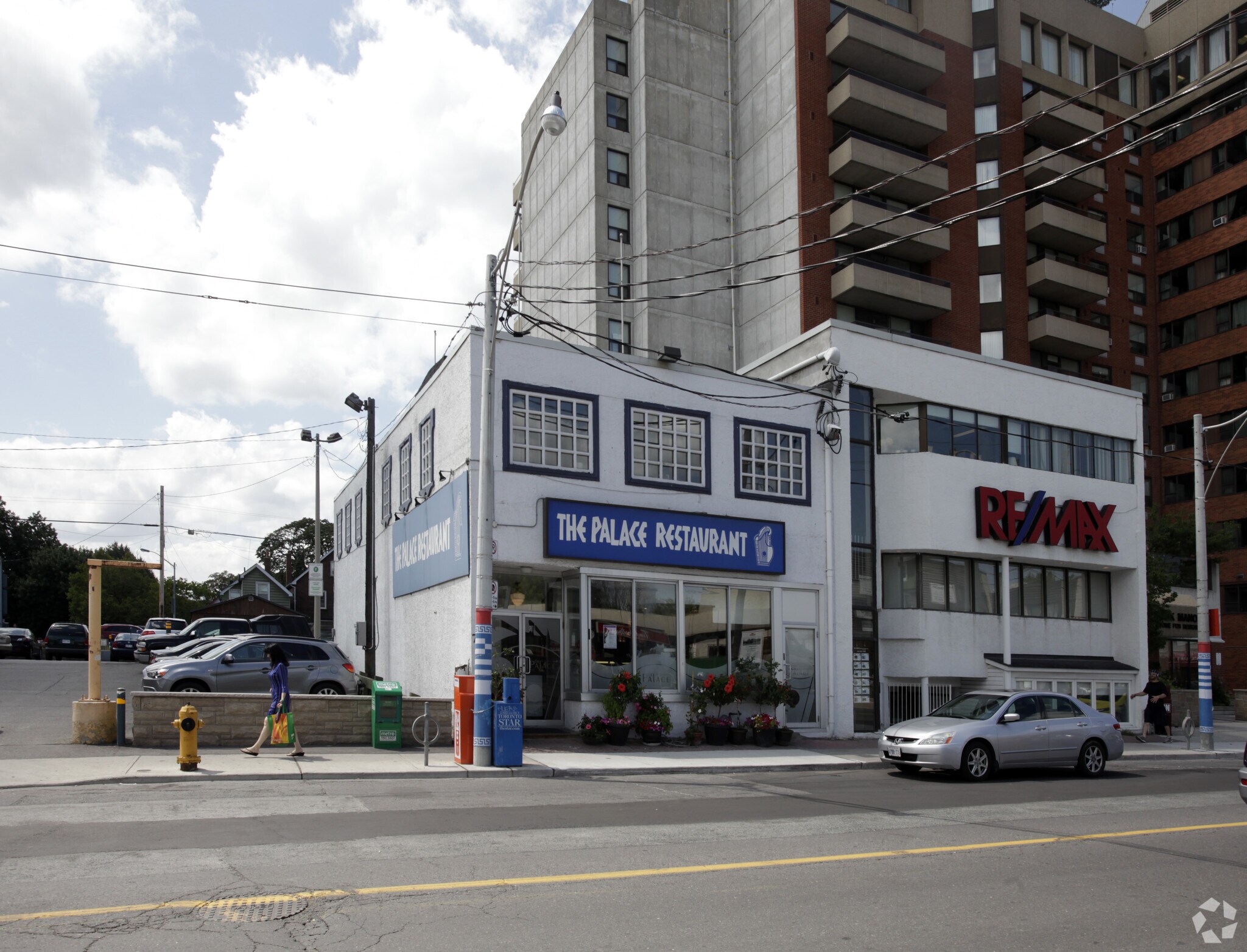 722 Pape Ave, Toronto, ON for sale Primary Photo- Image 1 of 1