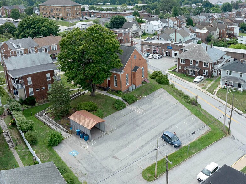 152 N Main St, Spring Grove, PA à louer - Photo du bâtiment - Image 2 de 8