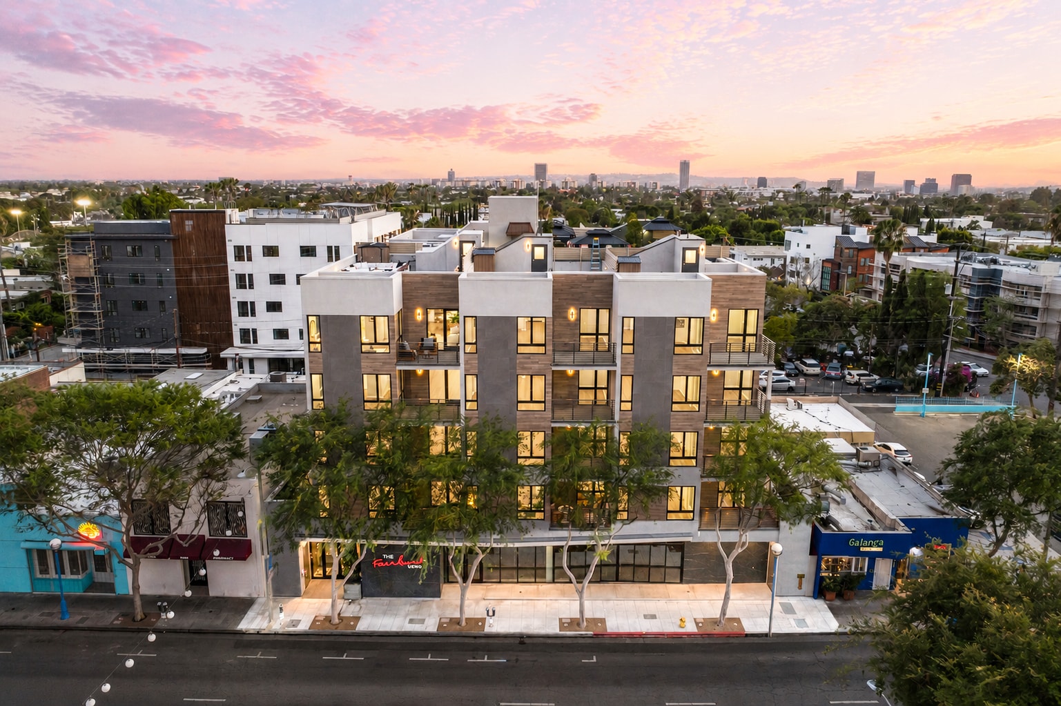 7428 Santa Monica Blvd, West Hollywood, CA for lease Building Photo- Image 1 of 15